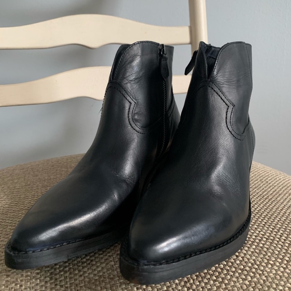 Vintage foundry co. Black leather Arielle western boots - like new